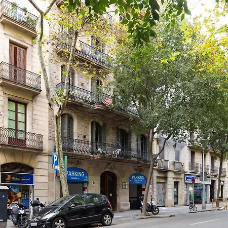 Ab Centric Muntaner Apartment